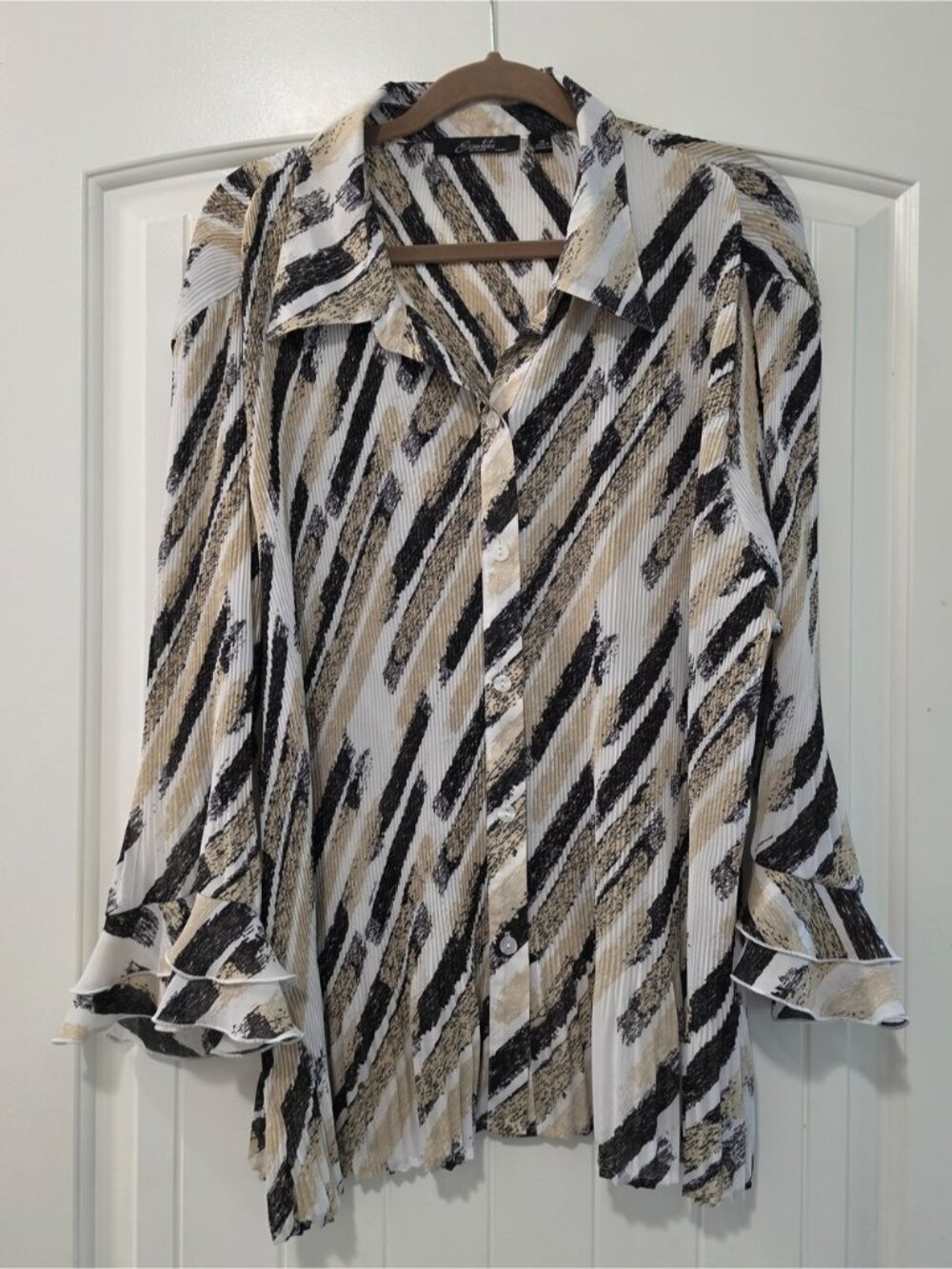 Essentials by Milano Diagonal Brushstroke Pleated Blouse